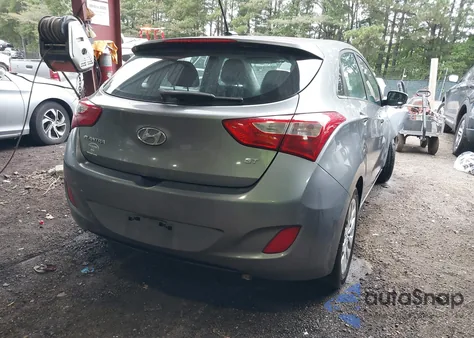 2017 Hyundai Elantra Gt z USA, uszkodzony, nr VIN KMHD35LH6HU351812